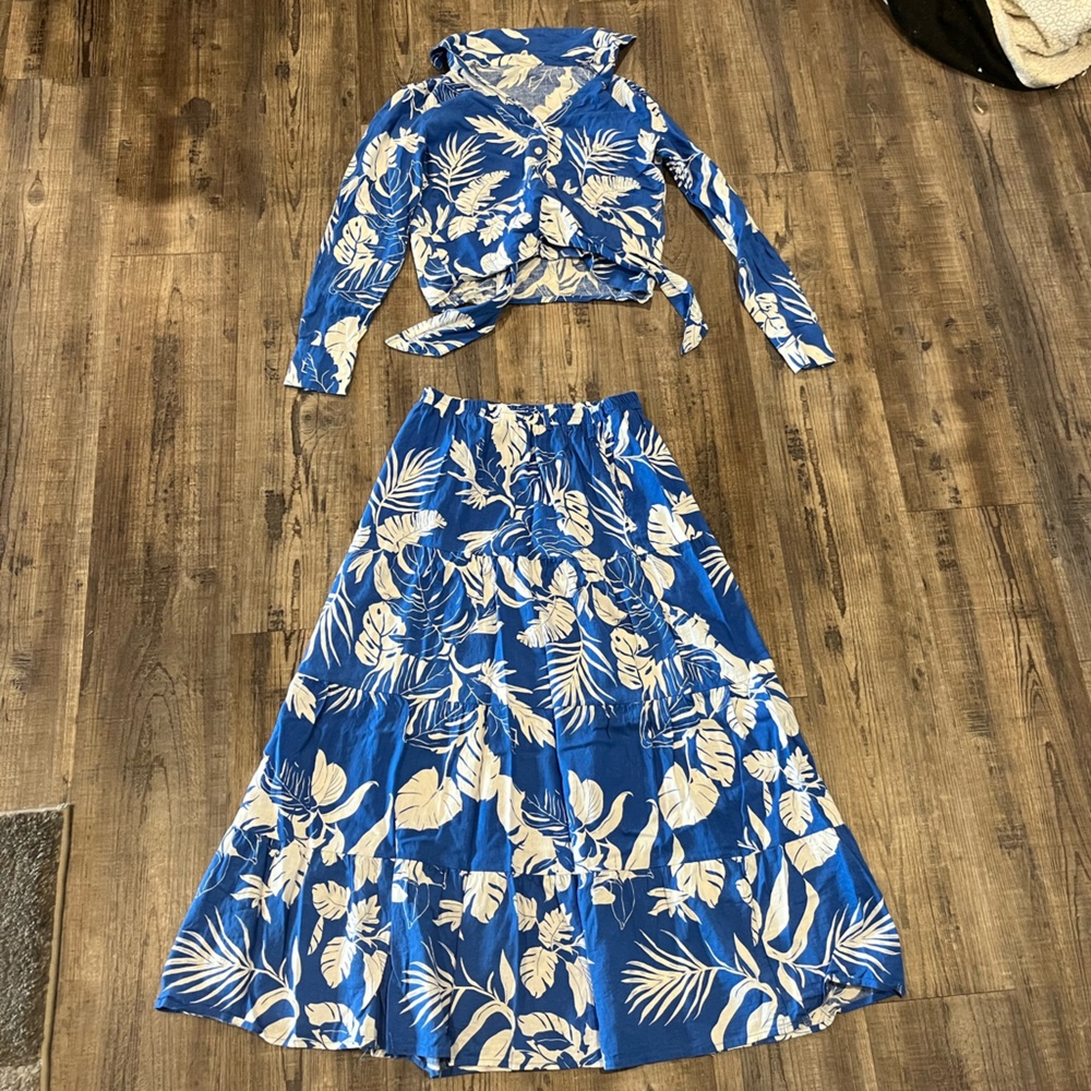 Panama Jack Blue and White Tropical Floral Skirt Set